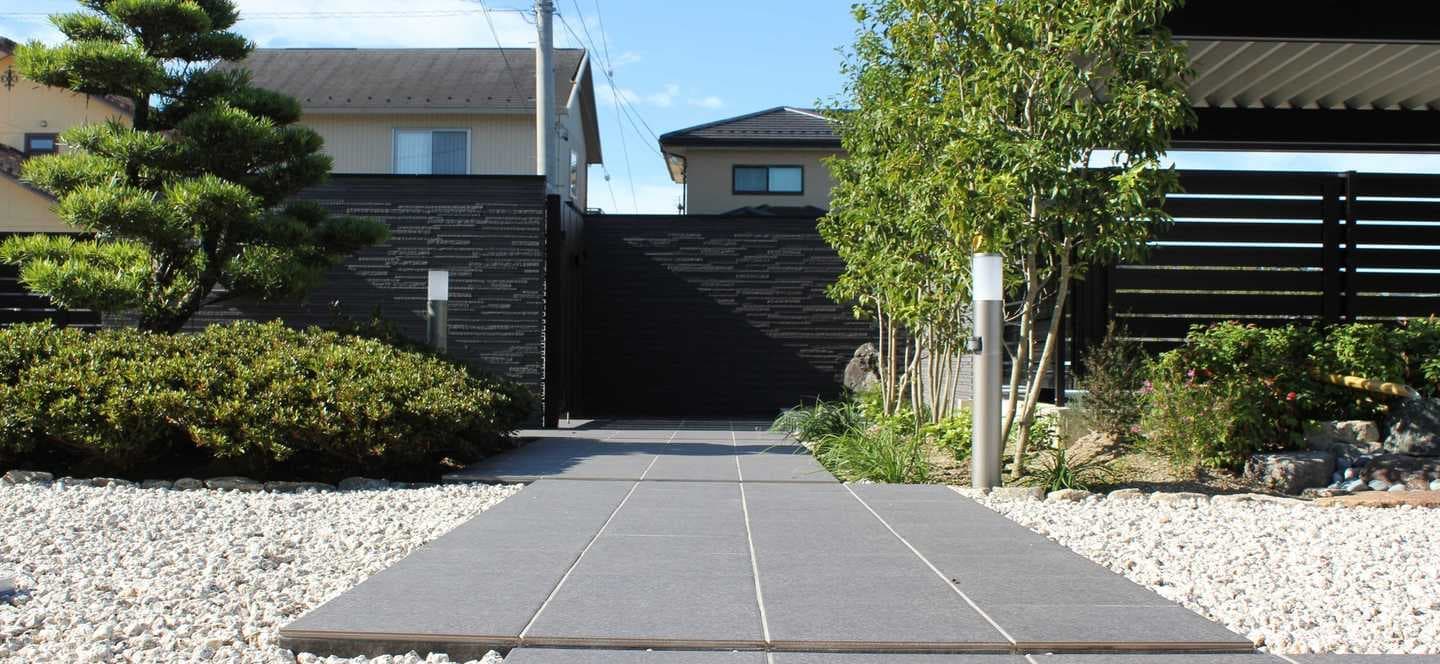 タイル貼りのアプローチ